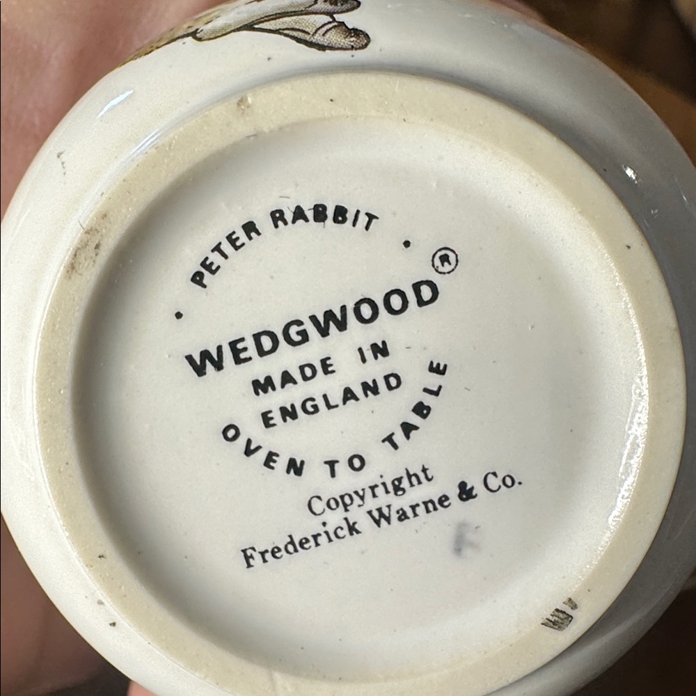 Peter Rabbit Ceramic Jar with Lid Wedgwood - Picture 6 of 6